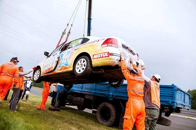 "Поло" Белоцкого после аварии потребуется ремонт дверей, капота, крыла и передней оптики, а также, вероятно, элементов подвески.