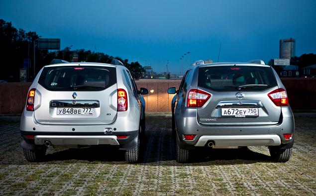 Помимо пластики задних бамперов и других фонарей, есть и менее заметные отличия. Например, у "Террано" задняя буксировочная проушина прикрыта пластиковой накладкой, а у "Дастера" - нет.