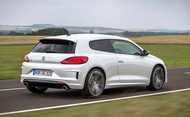 В 1970-х Golf и Scirocco были первыми автомобилями с задней торсионной балкой, но теперь здесь стоит более сложная многорычажная подвеска. Опционная активная подвеска DCC позволяет изменять режимы работы амортизаторов с комфортного на спортивный.