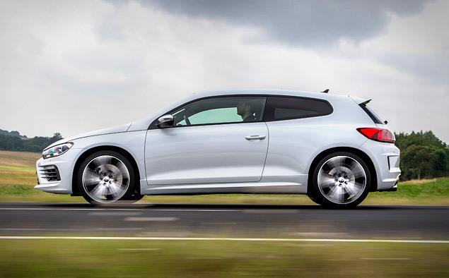 Начиная с 150-сильного Scirocco машину можно оснастить электронной имитацией блокировки дифференциала передней оси XDS. Это не механическая система -- средствами системы курсовой устойчивости электроника подтормаживает передние колеса.