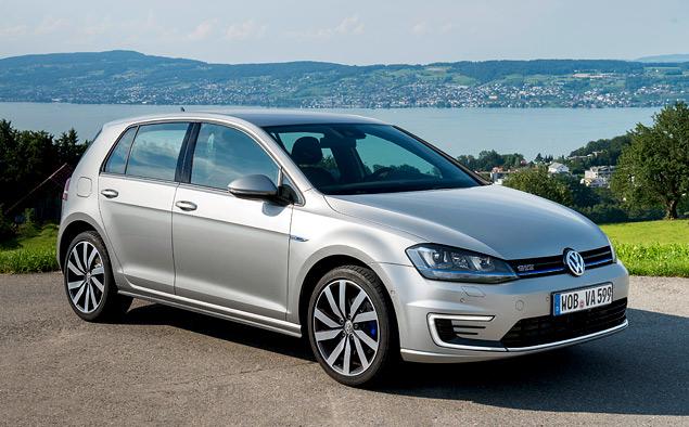 Полтора литра топлива - столько, в теории, требуется VW Golf GTE для преодоления 100 километров пути