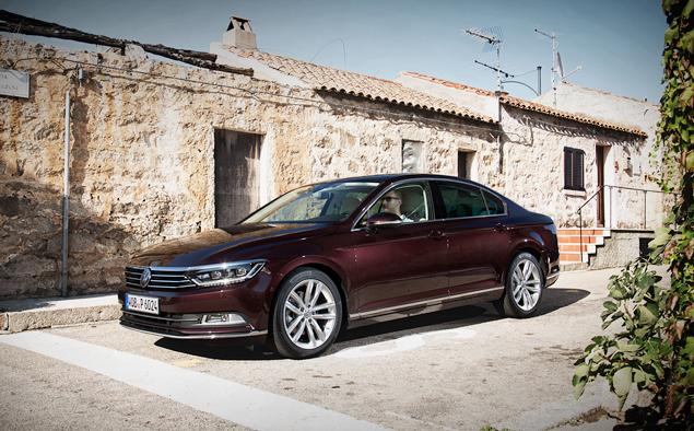 По расчетам маркетологов, среднестатистическому покупателю Volkswagen Passat 43 года, он женат, у него двое детей, а трудится он на менеджерской работе.