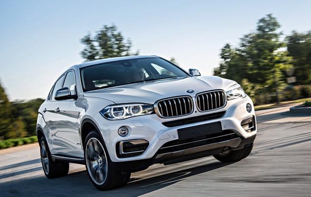 Металлическая накладка в нижней части бампера идет в базовом оснащении на всех "икс-шестых". У версий с М-пакетом передний (да и задний) бампер будет другой.