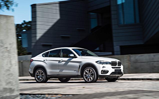 Кажется, дизайнеры BMW не оставили нетронутой ни одной панели кузова - на каждой из них есть выштамповка, складка или еще какая-нибудь выпуклость.