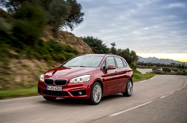 В режиме "Спорт" мехатронного шасси электроника отдает команду слегка зажать муфту -- для лучшей реализации тяги. А вот в "Комфорте" электроника почти всегда держит фрикционы распущенными -- для экономии топлива.