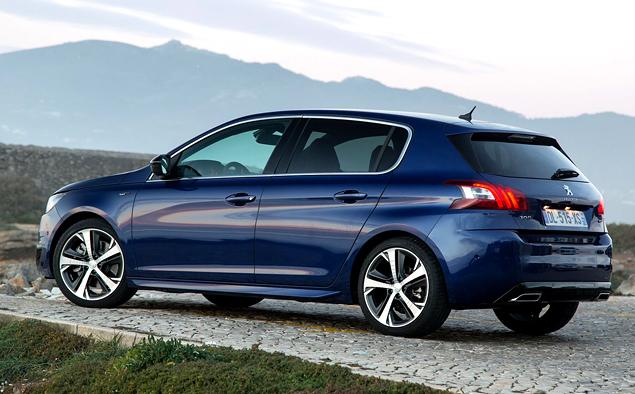 У Peugeot 308 уже есть "подогретая" GT-версия. Она оснащается либо 205-сильным бензиновым мотором, либо 180-сильным дизелем.