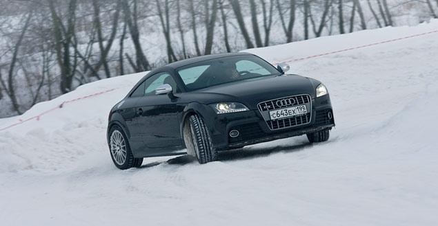 Для прохождения поворота в скольжении машину с "Хальдексом" надо "ставить" боком заранее