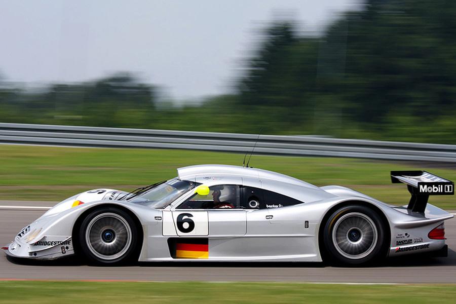 Полет Mercedes-Benz CLR над Ле-Маном: как это было