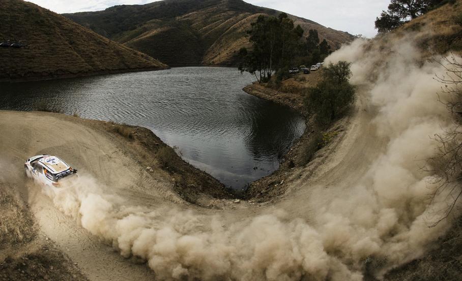 В одиночестве