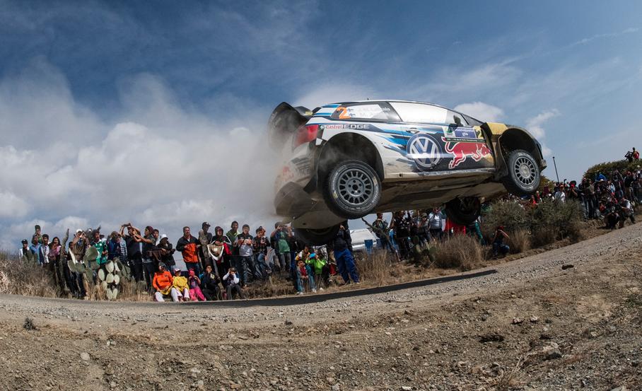 В одиночестве