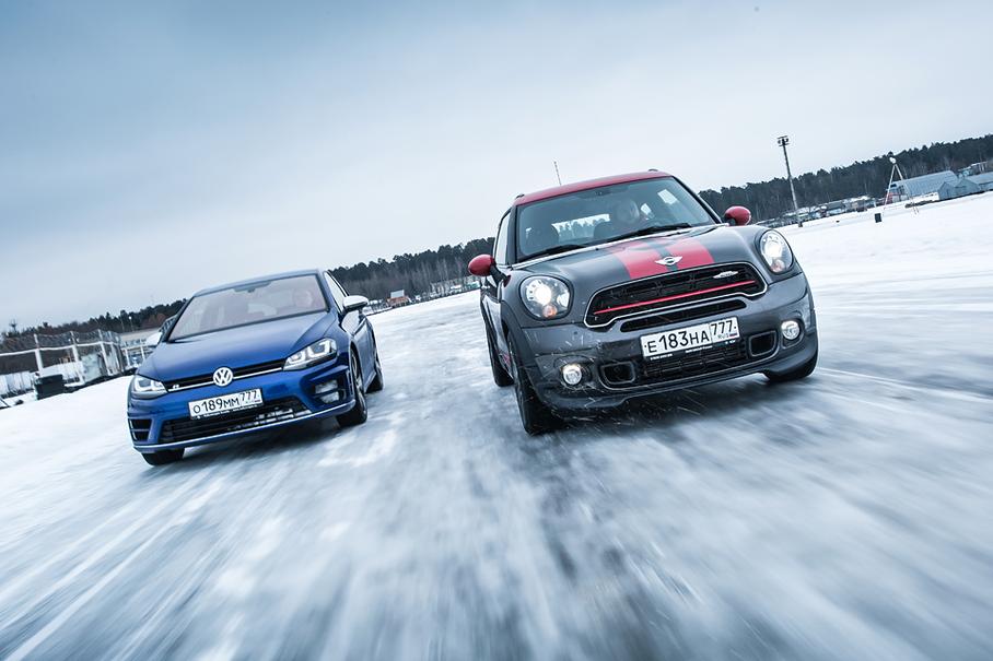 Ледовая прямая — единственное место, где MINI может худо-бедно соперничать с Golf R.