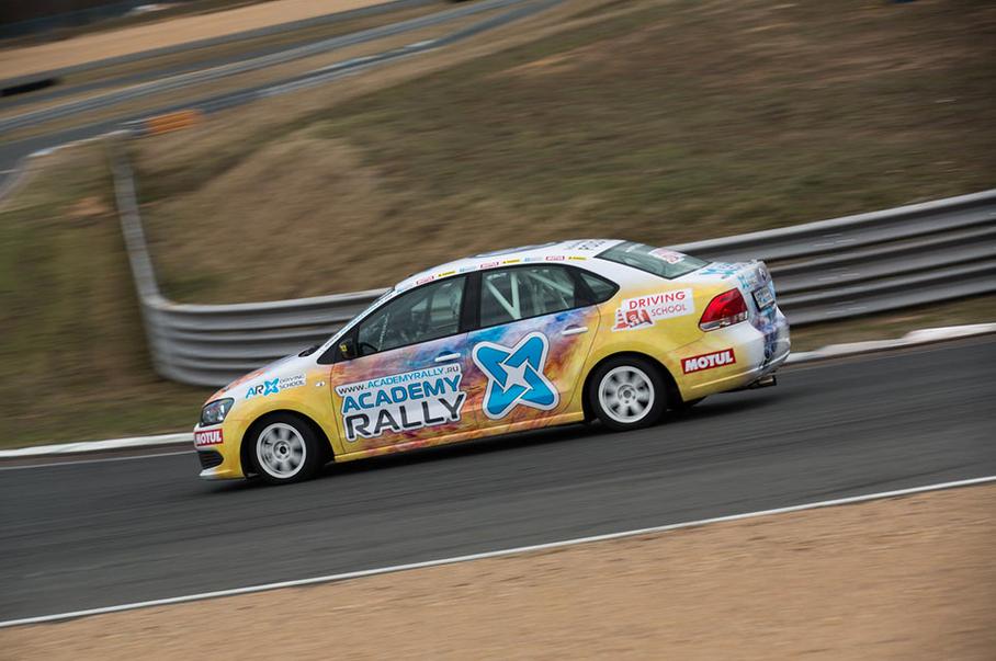 Прошлогодний боевой VW Polo для РСКГ превратили в «экзаменационную» машину «Народного пилота»