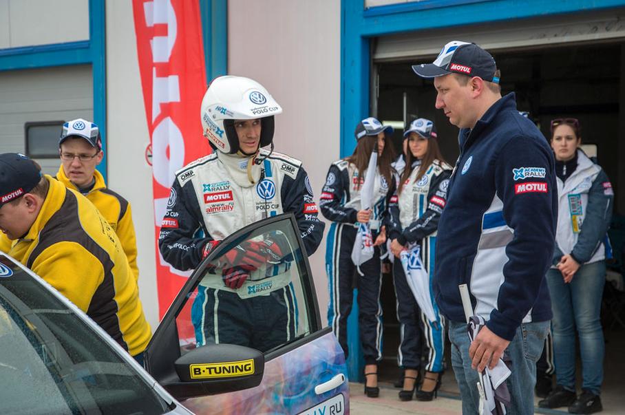 Максим Ахтямов и начальник команды B-Tuning Андрей Севастьянов