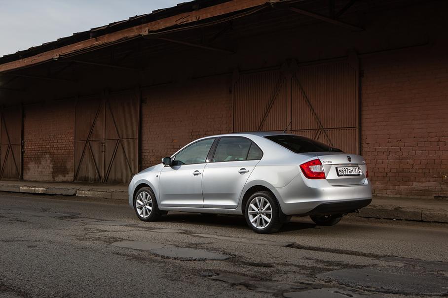 Диски 16-го диаметра называются Antia и идут в качестве опции