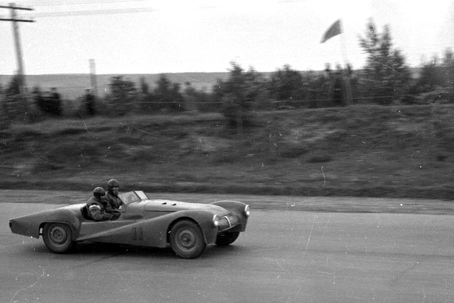 Одна из спортивных самоделок класса 2,5 литра на базе «Победы». Их изучение, пожалуй, заслуживает отдельной монографии.