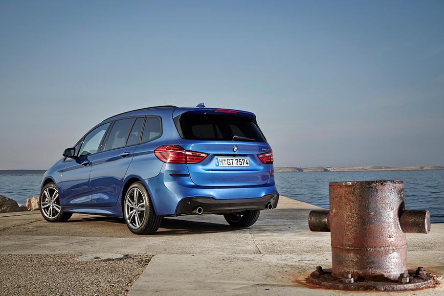 Сзади 2 серия Gran Tourer отчаянно напоминает Х-модели. И это не самое плохое сходство, особенно в России.