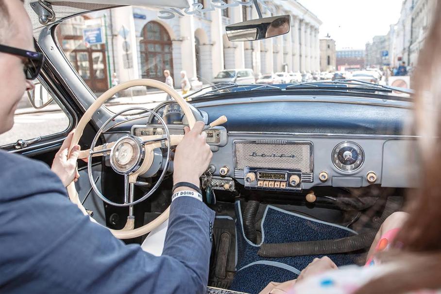 Когда-то эта «Волга» грелась в гараже Совета министров СССР, потом была выкуплена в частные руки, попала к Александру Адоратскому и за последние годы снялась в пятнадцати фильмах.