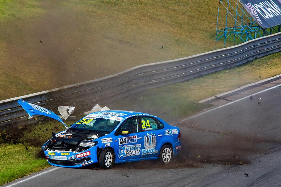 Восемнадцать я уже