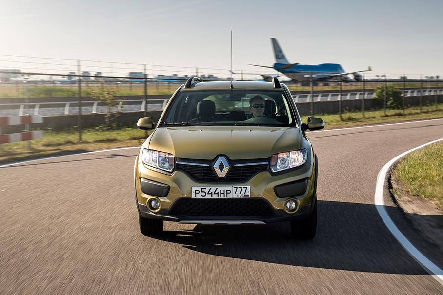 Европейский тест Renault с коробкой Easy'R проходил в Амстердаме. На заднем фоне – ВПП одного из крупнейших аэропортов мира «Схипхол».