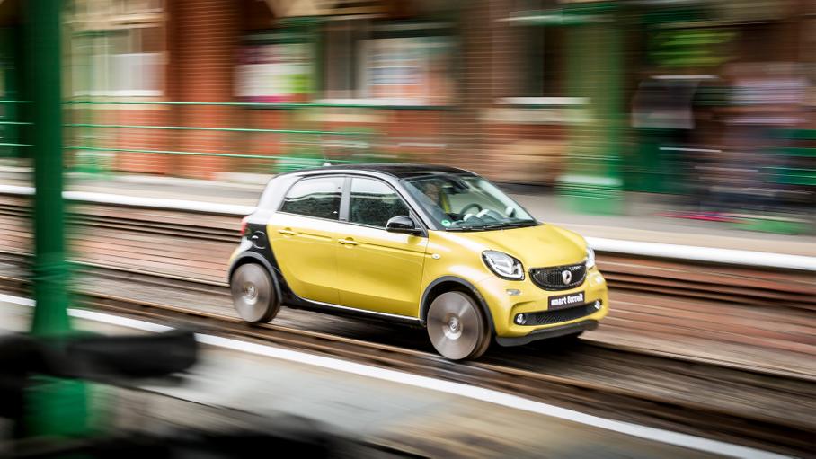 До поезда доведет