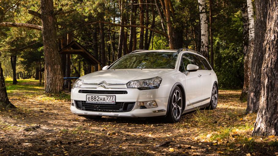 Универмаш-4