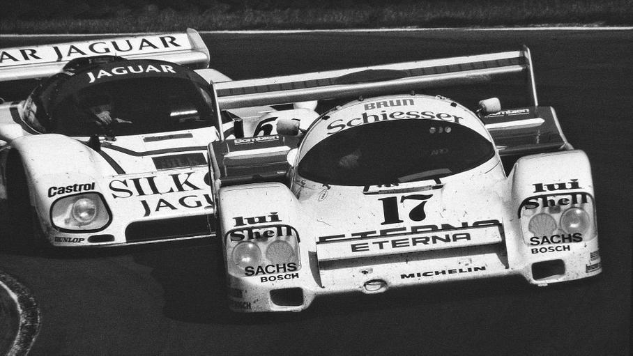 Двое в ванне