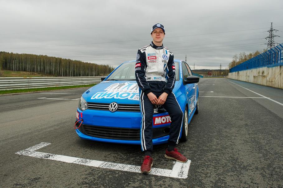 Победитель «Народного пилота-2016» Иван Костюков и его новый боевой автомобиль