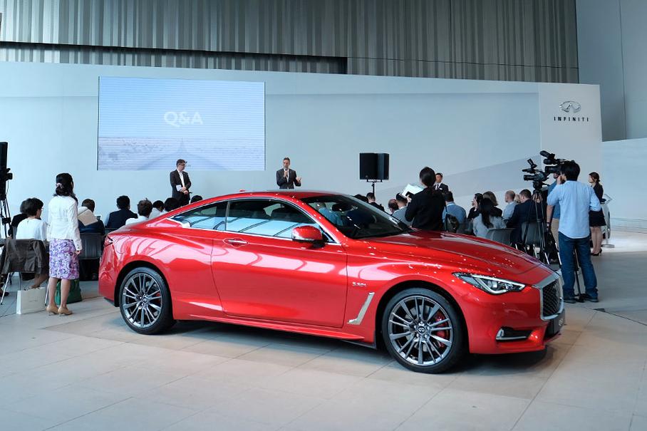 Главным инженером Infiniti с некоторых пор работает Киничи Танума, ранее занимавшийся проектами Nissan [GT-R](https://motor.ru.net/articles/2016/06/24/nissangtr/) и 370Z. Купе Q60 с красной литерой S на багажнике обещает быть довольно азартным.