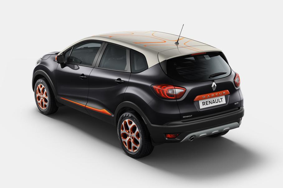 В октябре российский офис Renault начнет принимать заказы на модные опции из линейки Atelier. К примеру, оранжевые стикеры для крыши стоят 8900 рублей, а 17-дюймовые диски, выполенные в такой же электро-апельсиновой стилистике, оценены в смешные 6990 рублей. Предусмотрены и готовые пакеты. Самый дорогой, в который входит вообще все, стоит 29900 рублей. Элементы, входящие в программу Atelier, устанавливают на отдельных постах в цехе на заводе Renault в Москве.