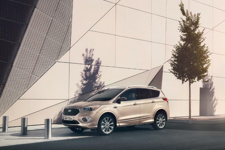 Еще в Европе будет доступна «роскошная» версия Vignale. «Сотовая» радиаторная решетка, много хрома и совсем уж дорогие-богатые опции вроде электрорегулировки сидений в десяти положениях с функцией памяти. Цена — 34 тысячи евро.