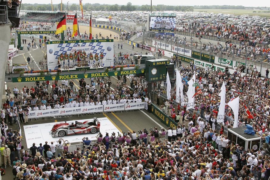 «Ингольштадтский экспресс» переписал на свое имя множество рекордов 24-часового марафона. Так, в 2010 году Audi R15 TDI удалось преодолеть за сутки 5410 километров (397 кругов), почти как от Лондона до Нью-Йорка.