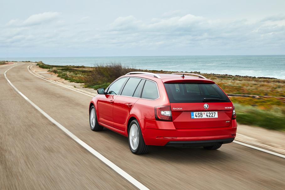 Обновленная Skoda Octavia — не последняя машина, сделанная под руководством Йозефа Кабана перед его уходом в BMW. Он же участвовал в создании кроссовера Yeti второго поколения, который покажут позднее.