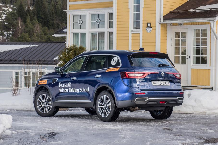 В Россию планируют поставлять Koleos с гаммой из трех моторов: с бензиновыми 2.0 и 2.5, а также с двухлитровым дизелем.