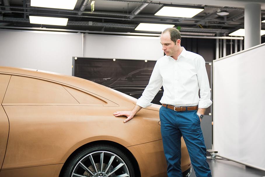 Полноразмерный пластилиновый макет купе Е-Класса