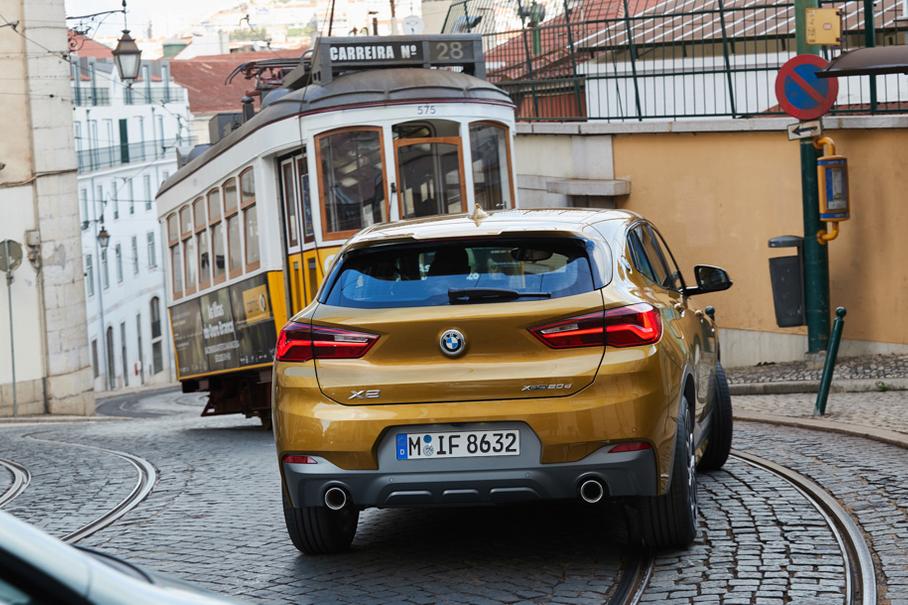 Недавно BMW X2 занял второе место среди самых красивых серийных моделей этого года. Ну а что, смотрится неплохо!