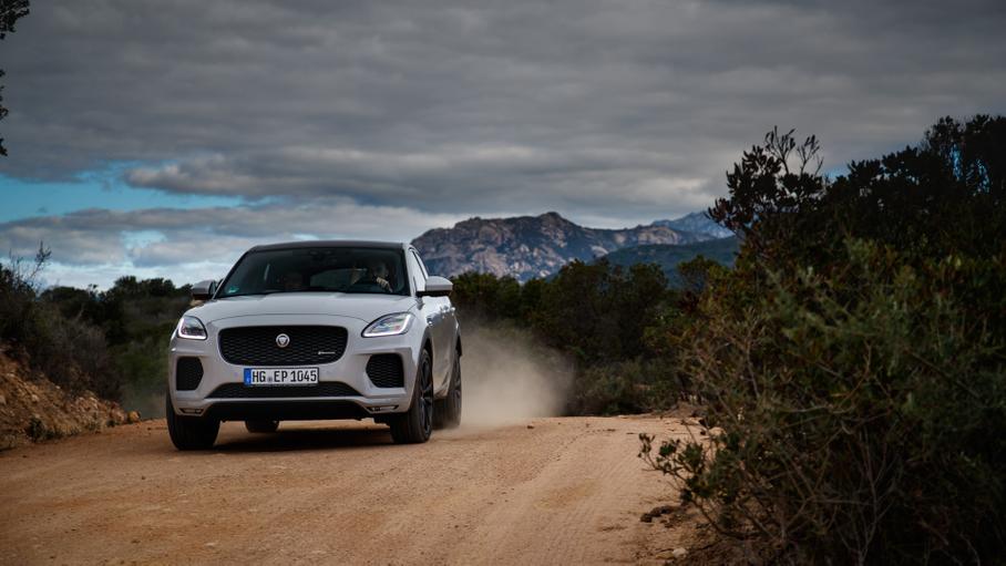 Каминг-аут. -- Первый тест Jaguar E-Pace