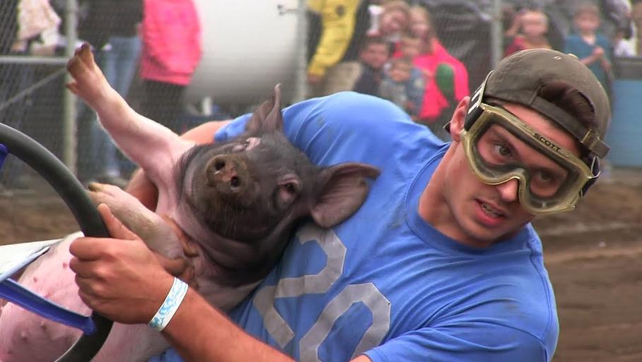 Гонщик Сало (на фото справа) 