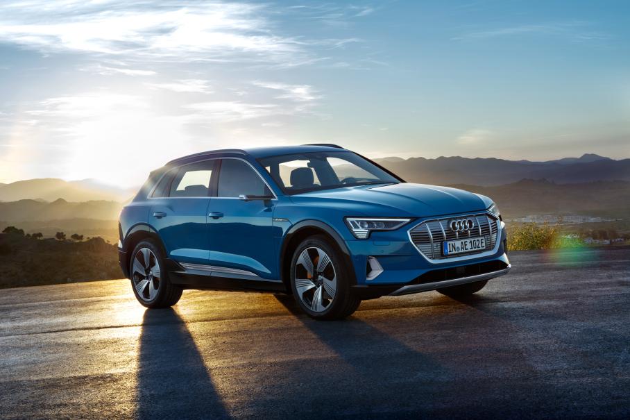 Тест первого электрокроссовера Audi