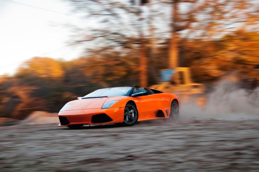 Может показаться, что рекордные пробеги лучше совершать на быстрых суперкарах, но опыт показывает, что для этого лучше подходят более скромные и неприметные автомобили. Суперкары слишком привлекают внимание полиции 