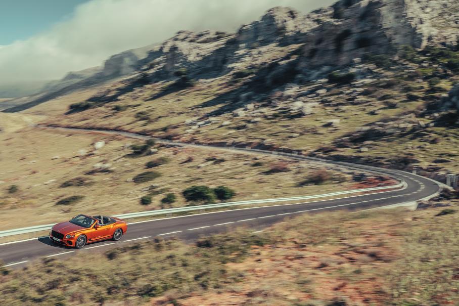 Активные гидравлические стабилизаторы поперечной устойчивости питаются от 48 Вольт и развивают момент в 1300 Нм за 0,3 секунды