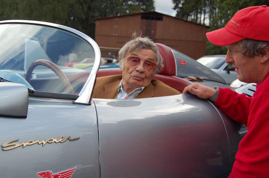 Ярослав Юхан умер в 2011 году, немного не дожив до 90-летнего юбилея