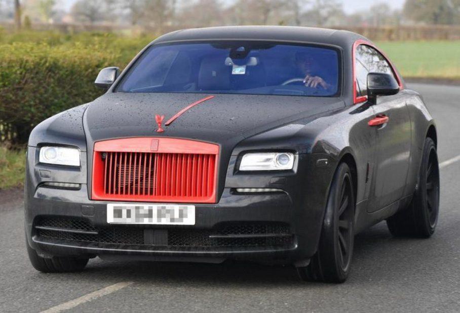 Rolls-Royce Wraith Ромелу Лукаку изначально был белым с черной крышей