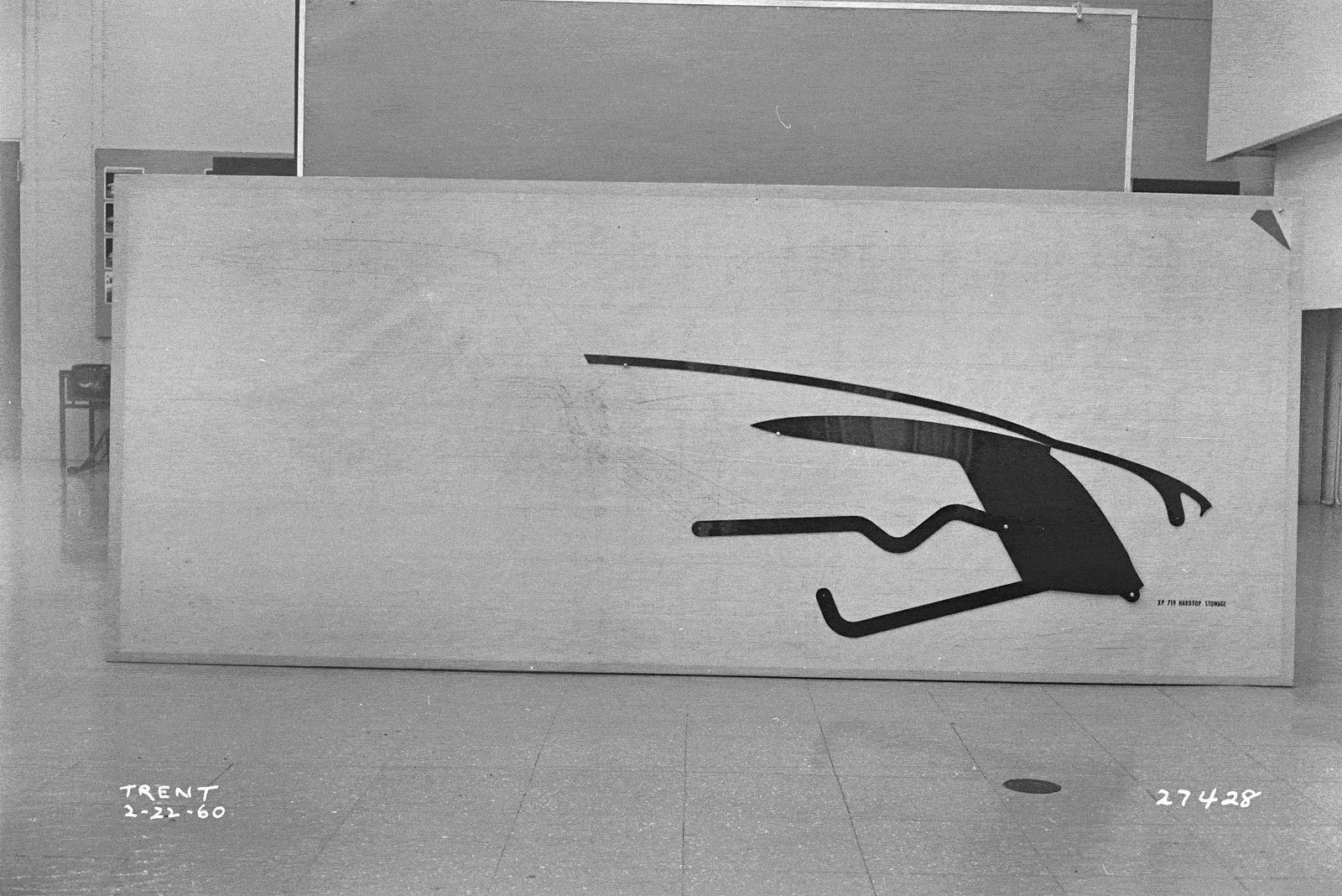 История первого среднемоторного Corvette