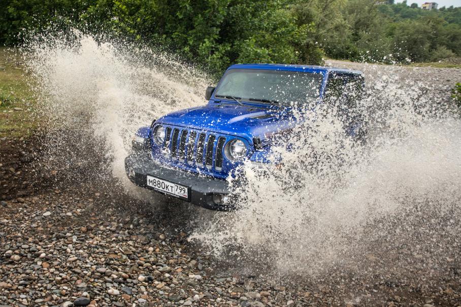 Подробный тест Рэнглера с видеообзором ищите [здесь](https://motor.ru.net/testdrives/newwrangler.htm)
