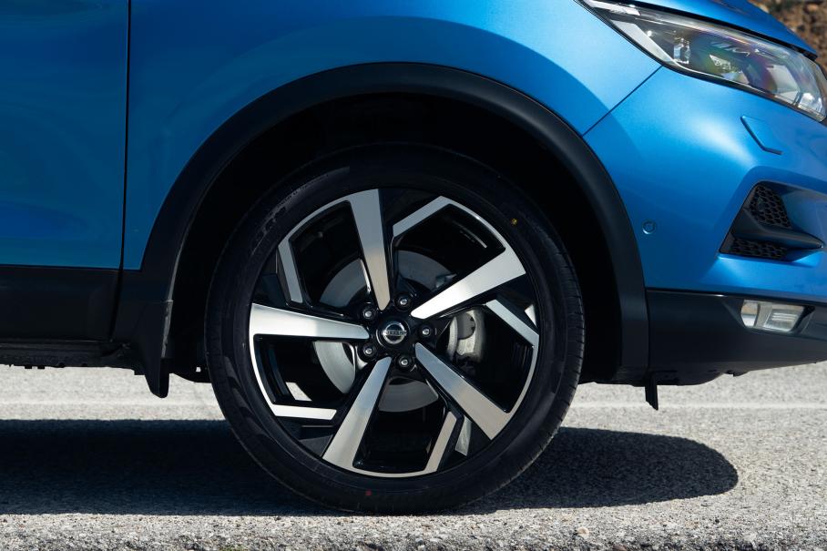 Исследуем потайные уголки Эстонии на Nissan Qashqai