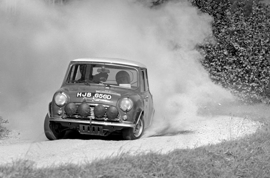 Самые быстрые, роскошные и необычные Mini