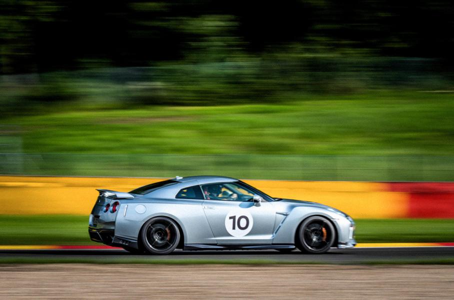 На сколько обновленный GT-R стал быстрее на той же Северной петле, пока никто не знает, но во время слалома на полигоне в Японии новая машина оказалась быстрее старой на четыре процента.