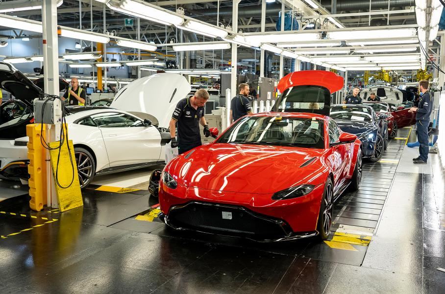 Смотрим, как собирают старые и новые Aston Martin