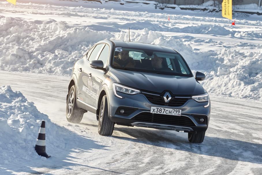  На что Renault Arkana способна на льду?