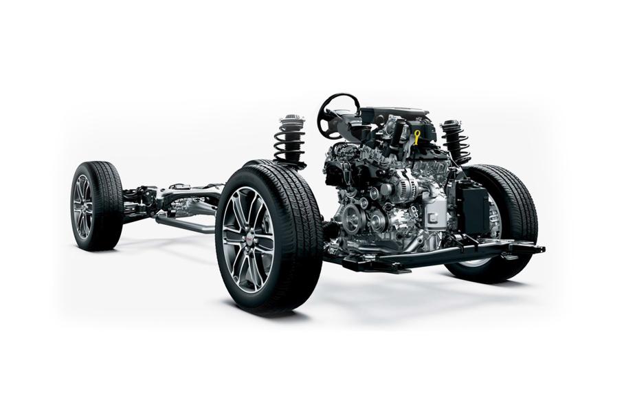 Cadillac XT6 — один из самых крупных кроссоверов на платформе C1XX. Хотя Chevrolet Traverse ещё больше — колёсная база длиннее на 20 сантиметров. Архитектура подвесок практически стандартная для машин такого рода: стойки McPherson спереди и компактная «многорычажка» сзади